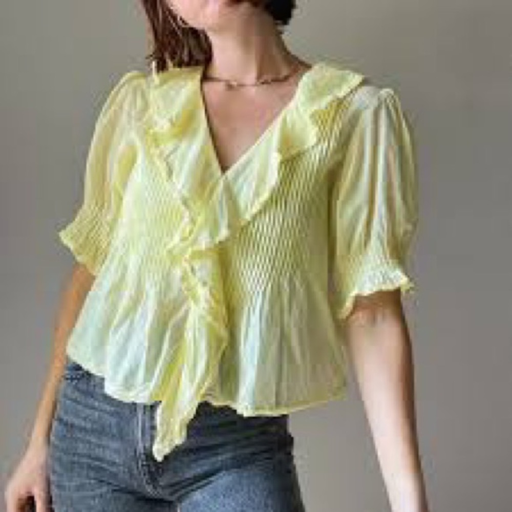 Aritzia Wilfred La Boehme Puff Sleeve Ruffle Top, Doen Henry blouse-esque